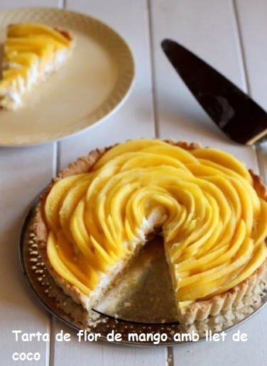 Tarta de flor de mango amb llet de coco